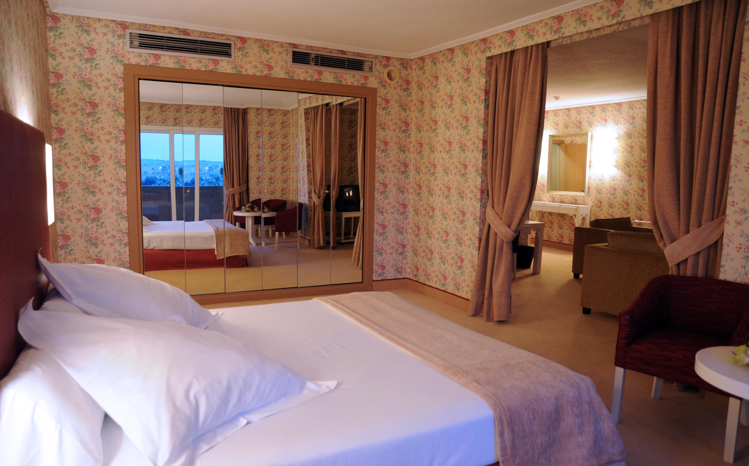Beatriz Auditorium & Hotel