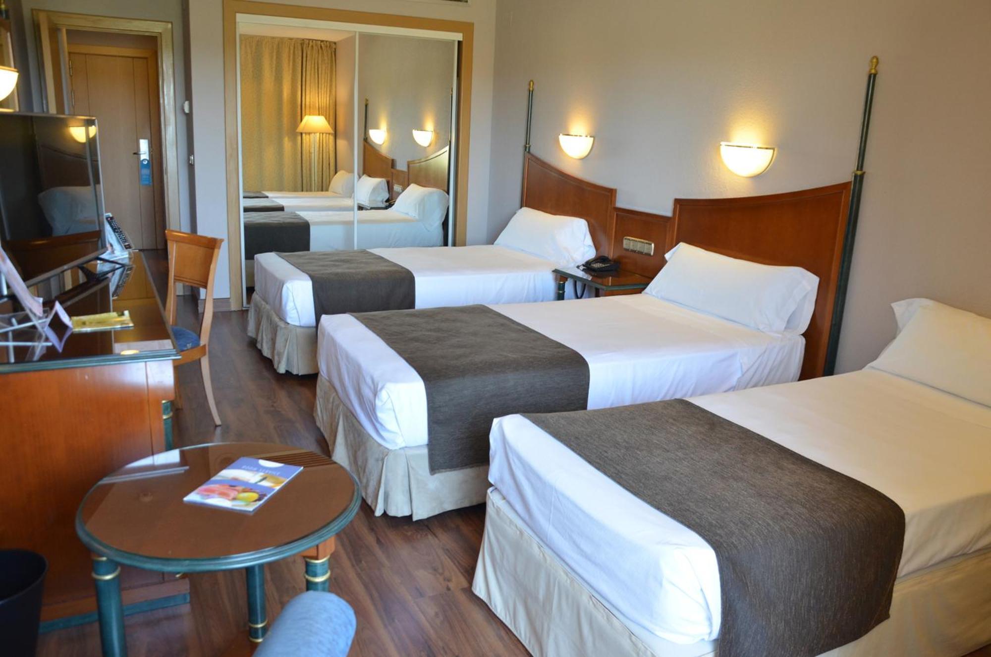 Hotel Beatriz Auditorium & 4*